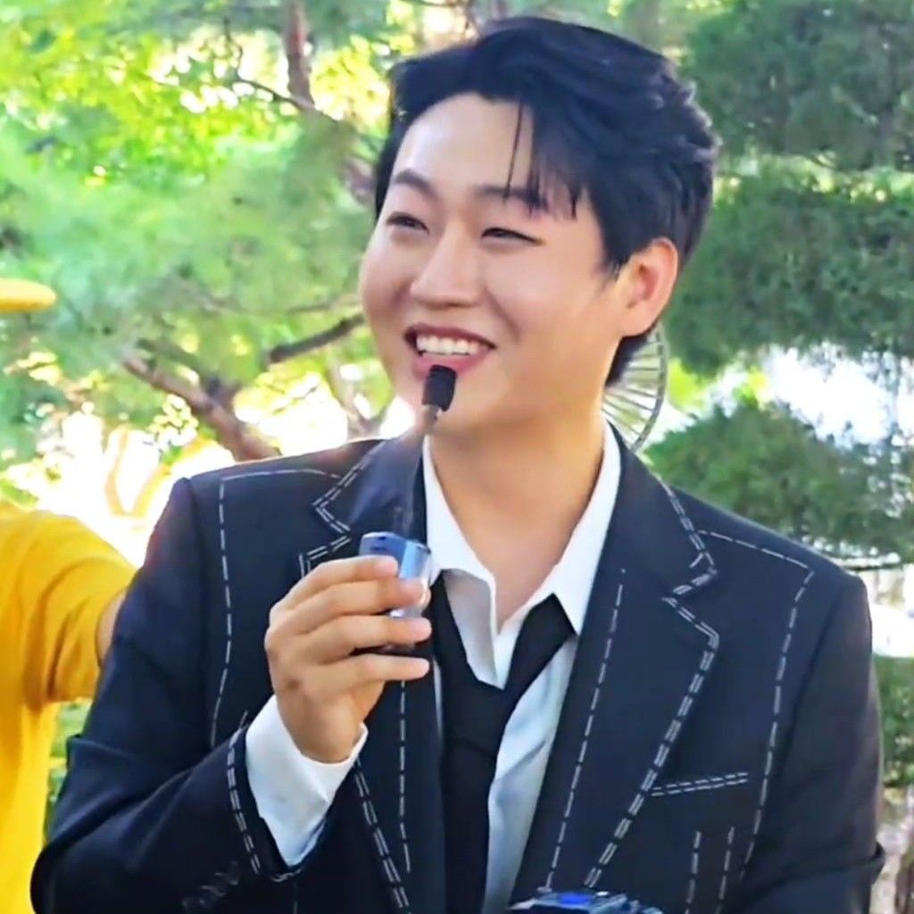 Behind-the-scenes cut of Min Soohyun
