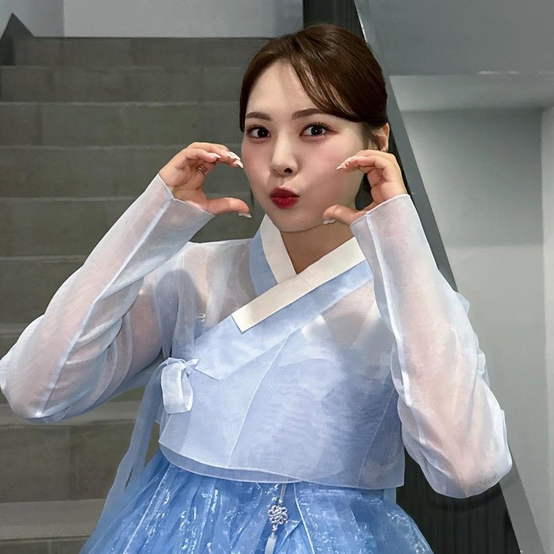 Behind-the-scenes cut of Miss Kim