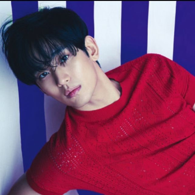 Foto kegiatan terbaru dari Kim Soohyun