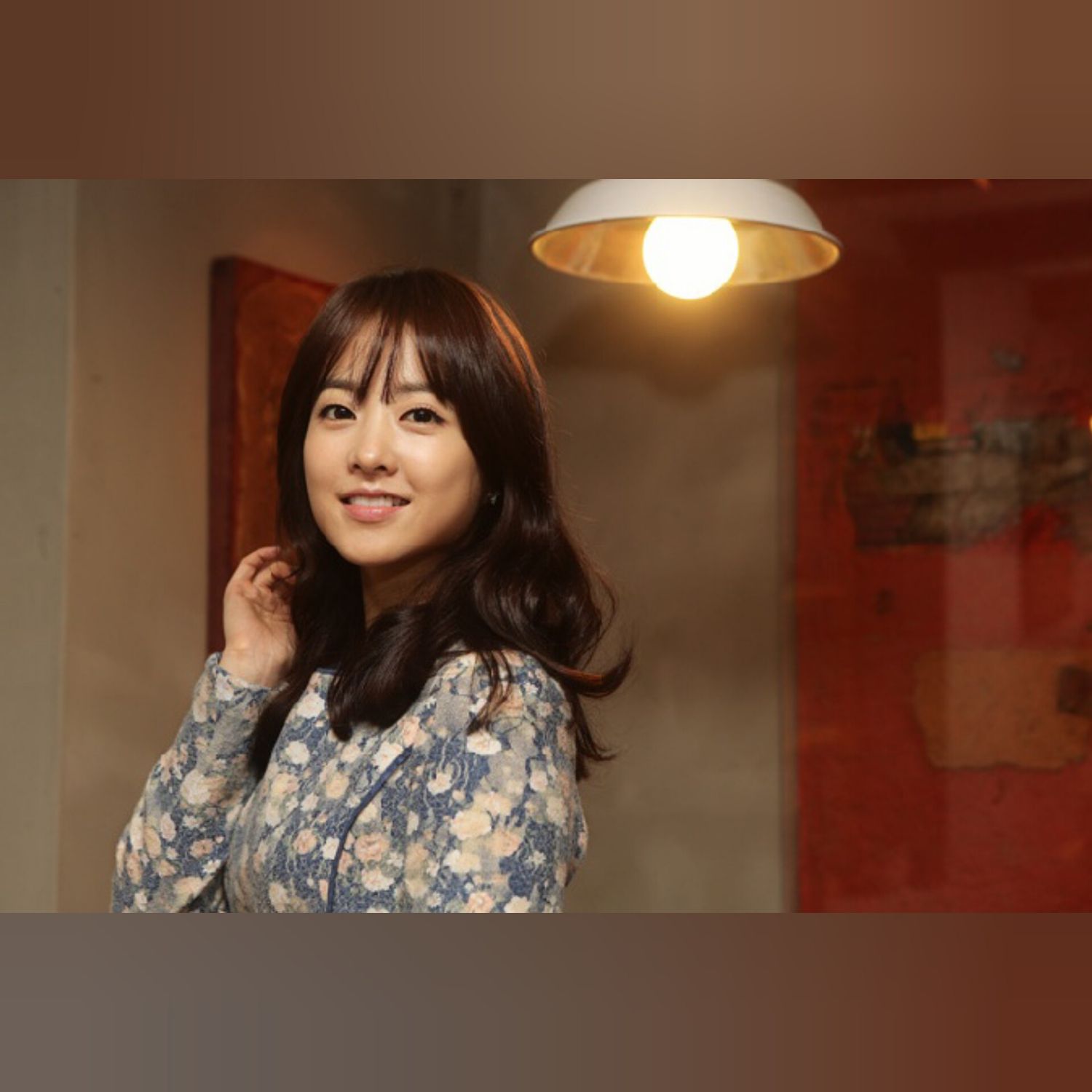 Behind-the-scenes cut of Park Boyoung