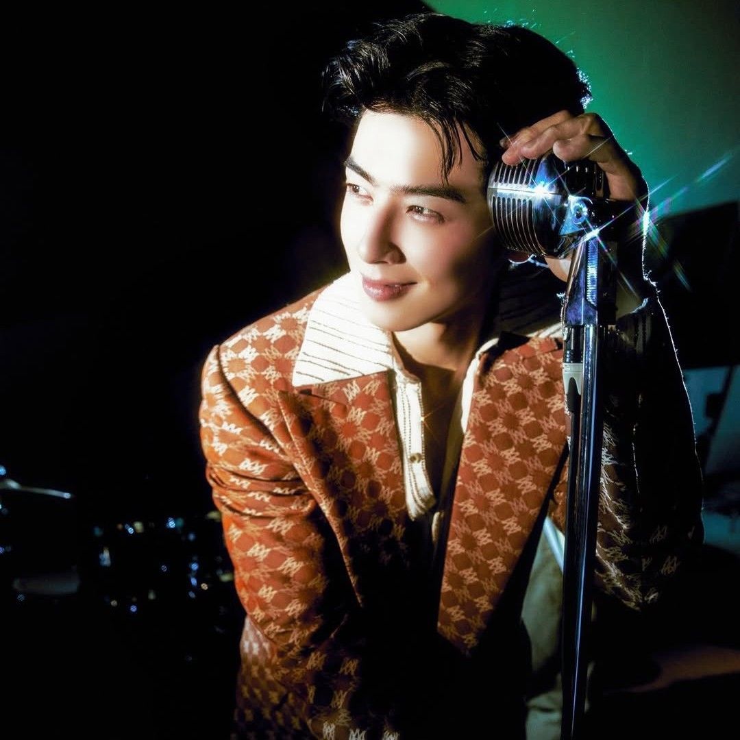 Recent activity shot of Cha Eunwoo