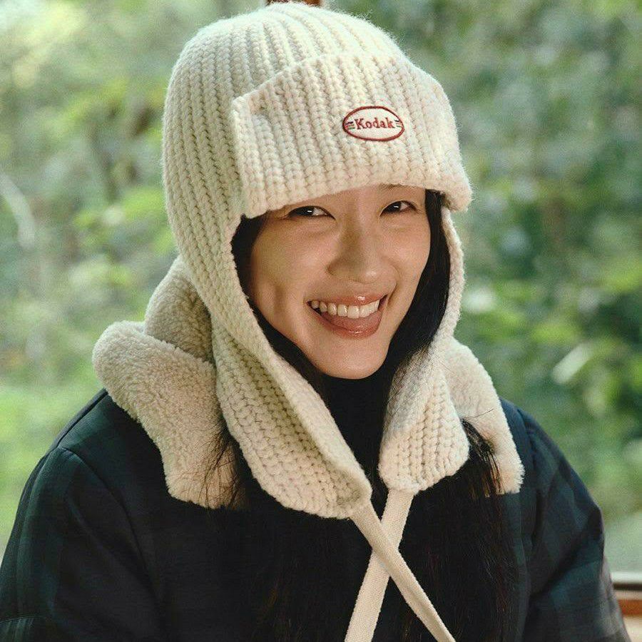 Behind-the-scenes cut of Kim Hyeyoon