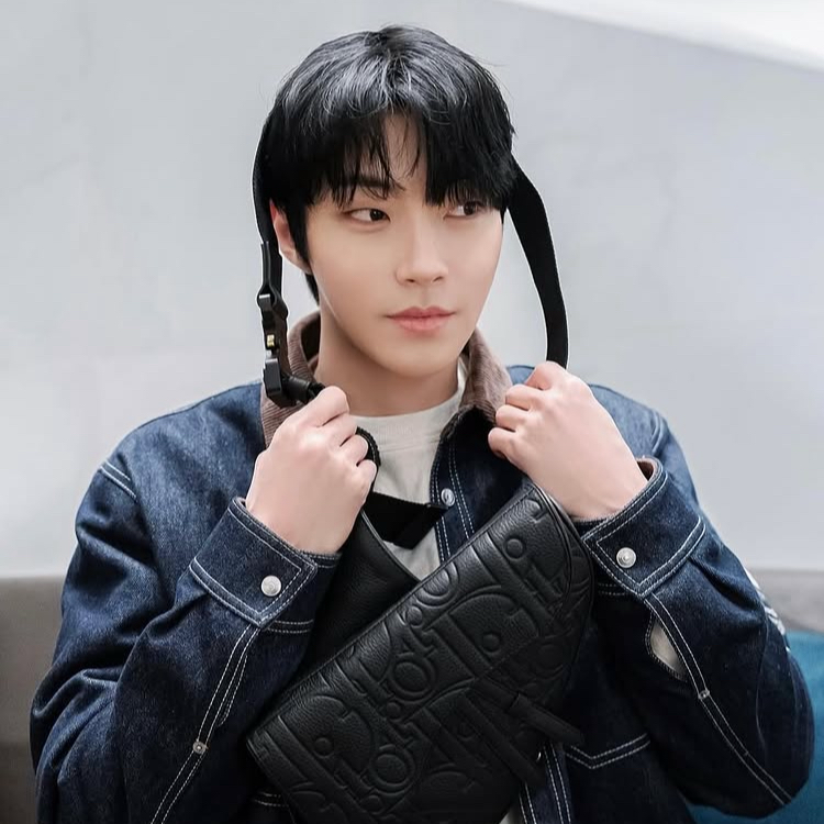 Latest photo of Hwang Inyoup
