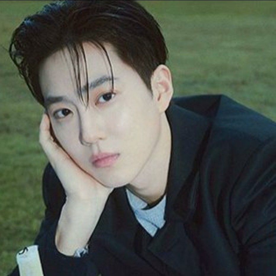 Behind-the-scenes cut of Suho