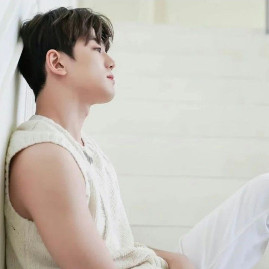 Behind-the-scenes cut of Kim Minkyu