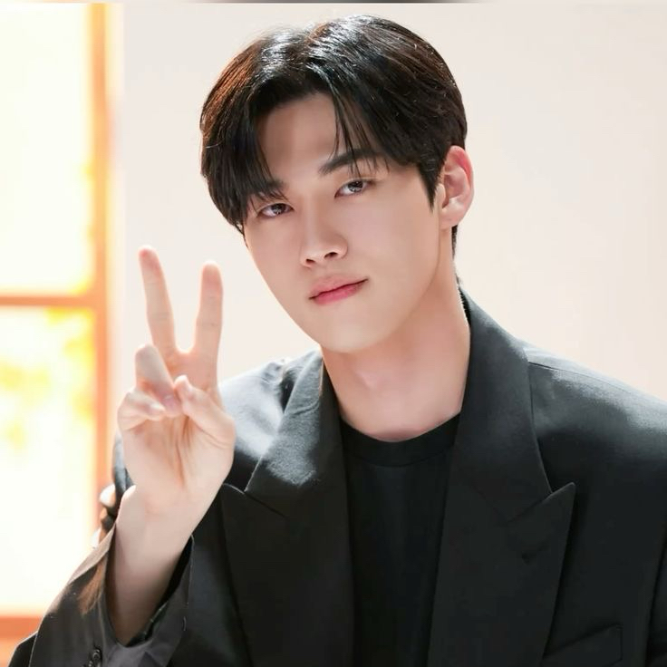 Latest photo of Hong Mingi
