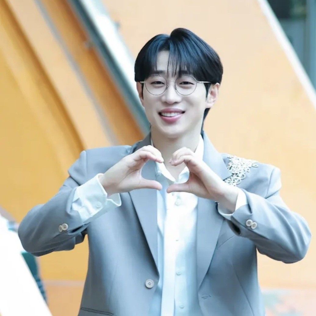 Behind-the-scenes cut of An Sunghoon