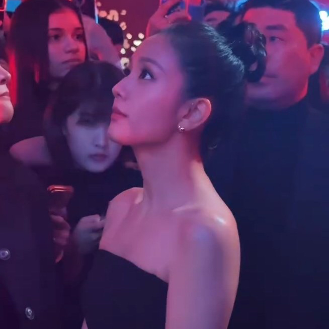 Latest photo of Jisoo (1995)