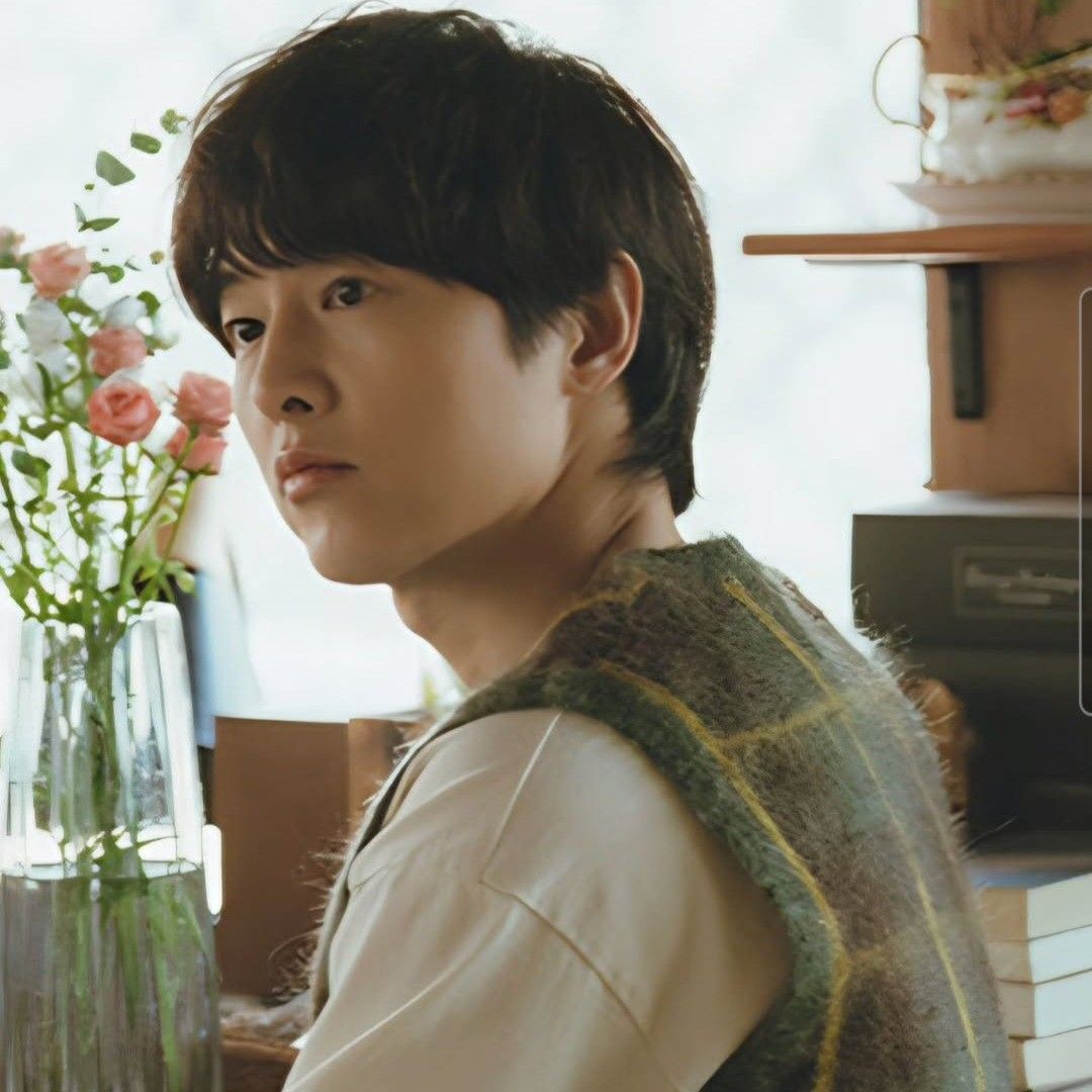 Behind-the-scenes cut of Song Joongki