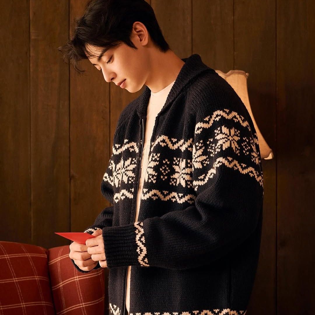 Behind-the-scenes cut of Cha Eunwoo