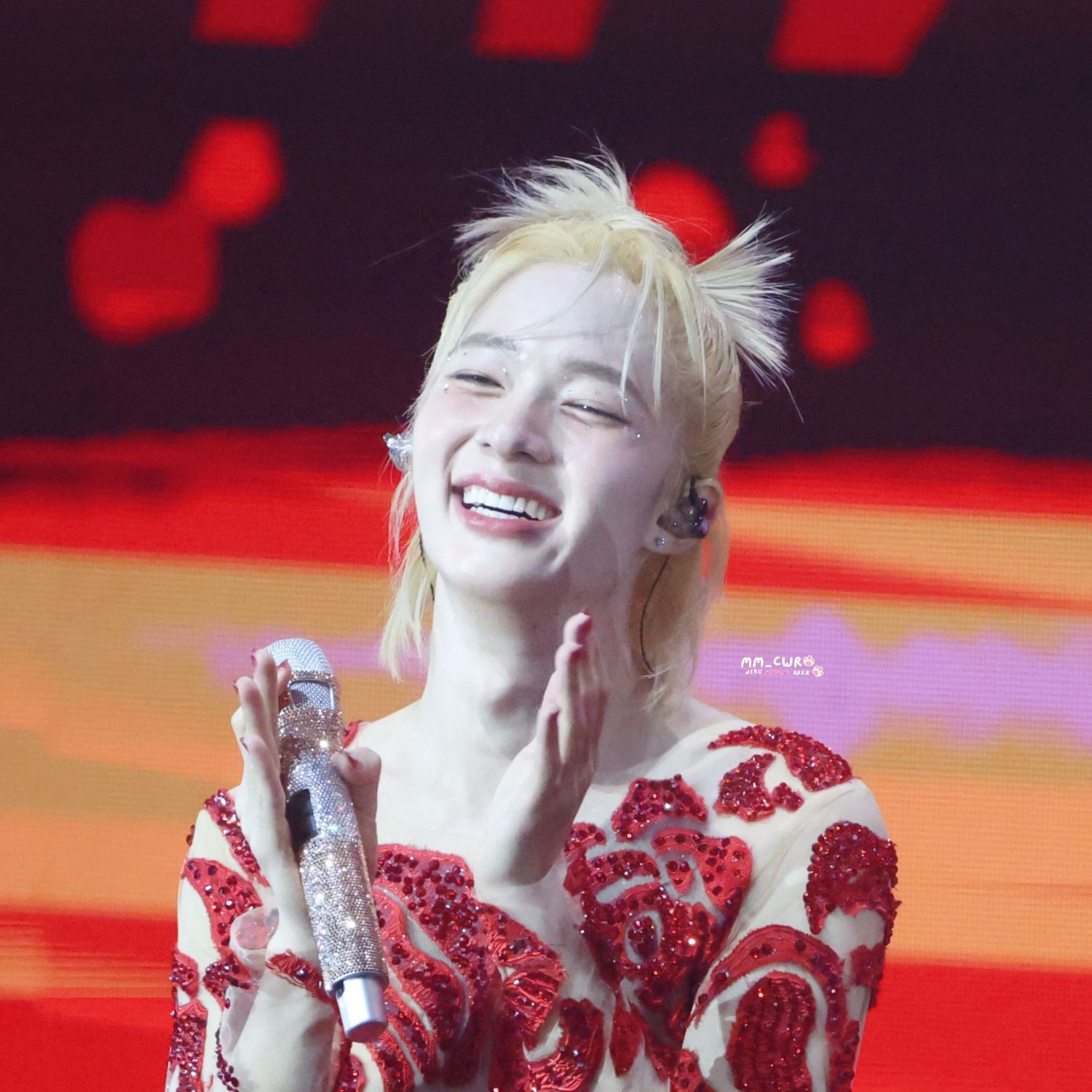 A moment captured by a fan of NuNew