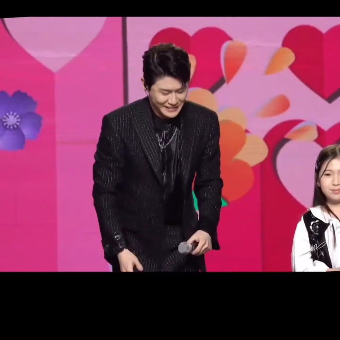 Behind-the-scenes cut of Young Tak