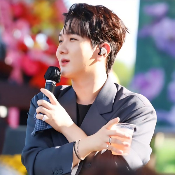 Representative photo of Kim Soochan showing their charm