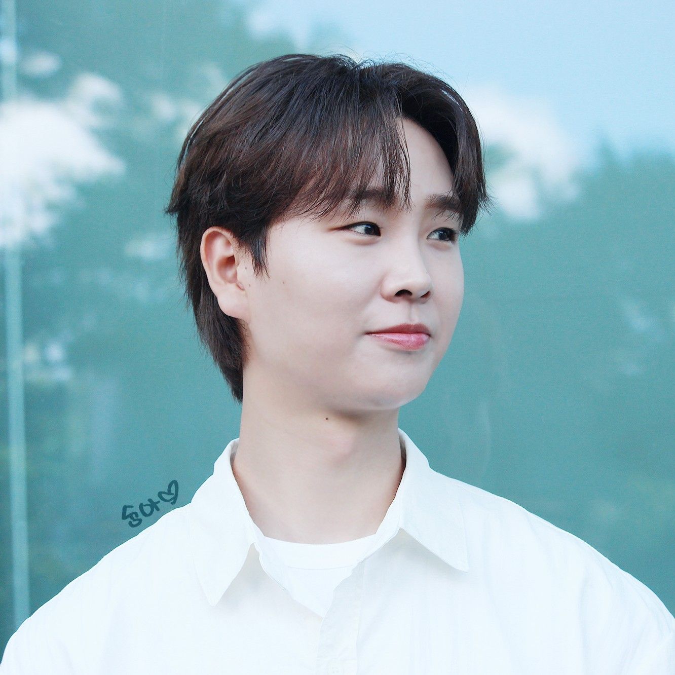 A moment captured by a fan of Song Minjun