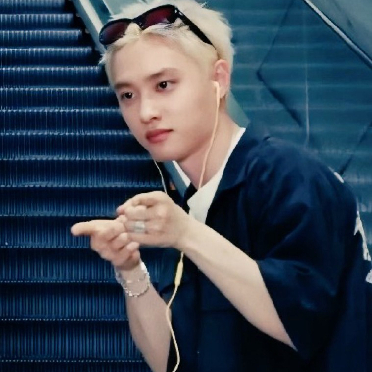 A moment captured by a fan of Doh Kyungsoo (D.O.)