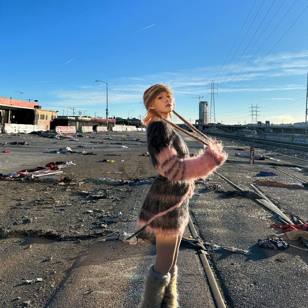 IUの最近の活動ショット