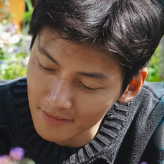 粉丝拍下的池昌旭瞬间