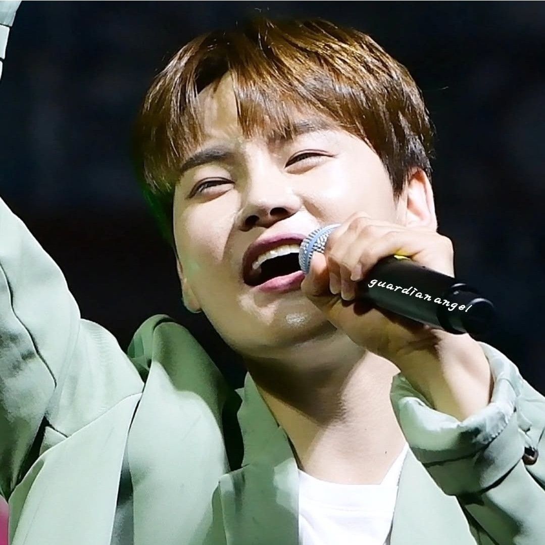 粉絲拍下的朴瑞鎮瞬間