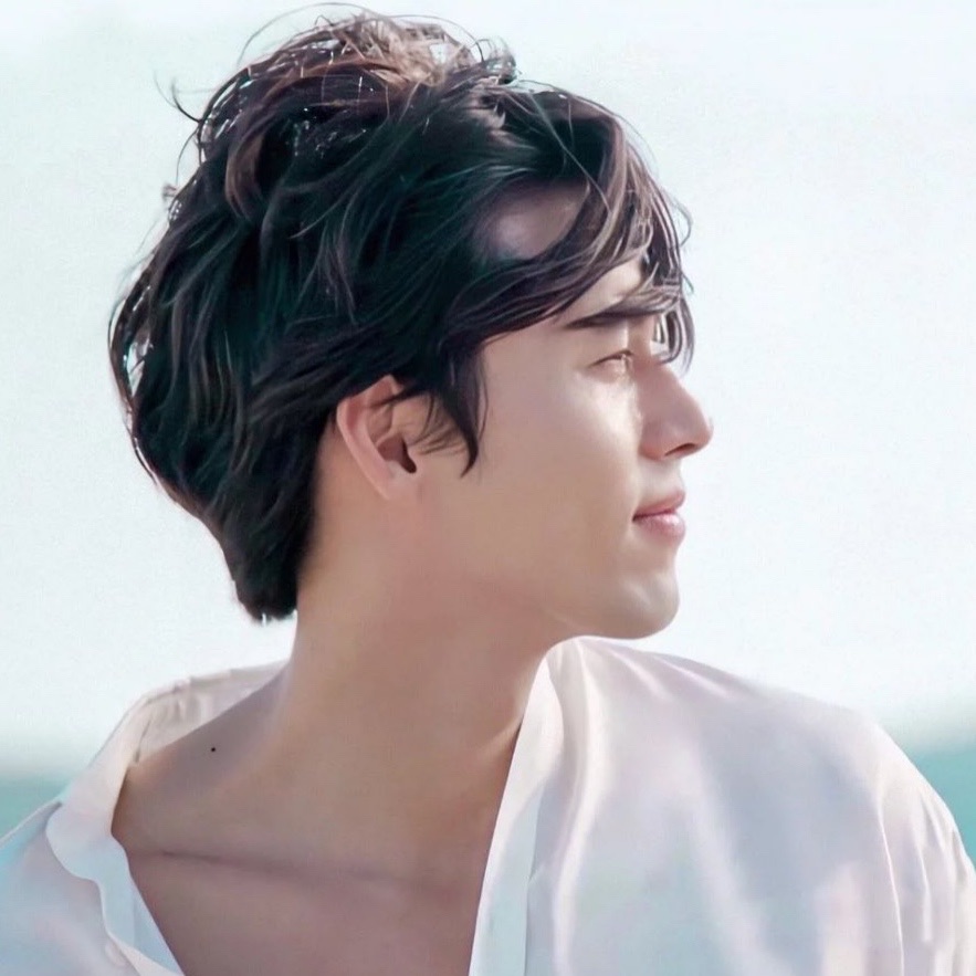 Latest photo of Hyun Bin