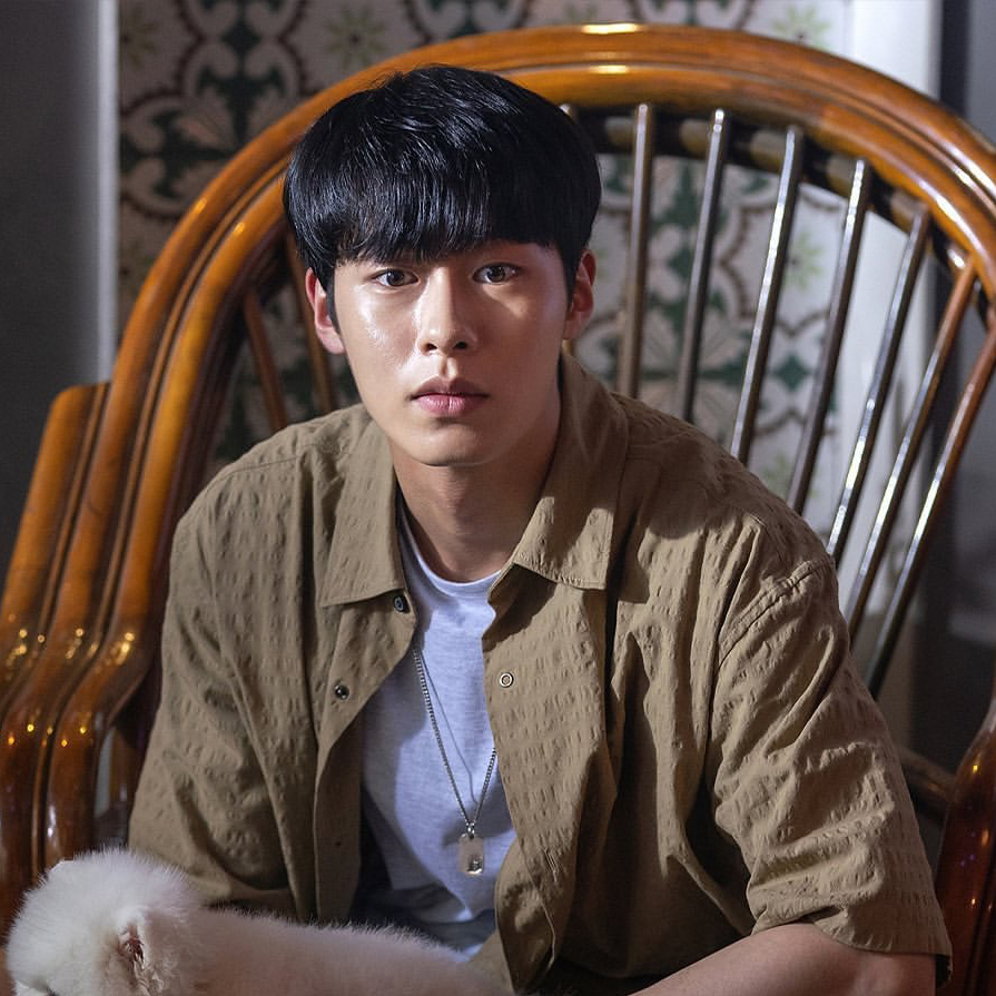 Behind-the-scenes cut of Lee Jaewook