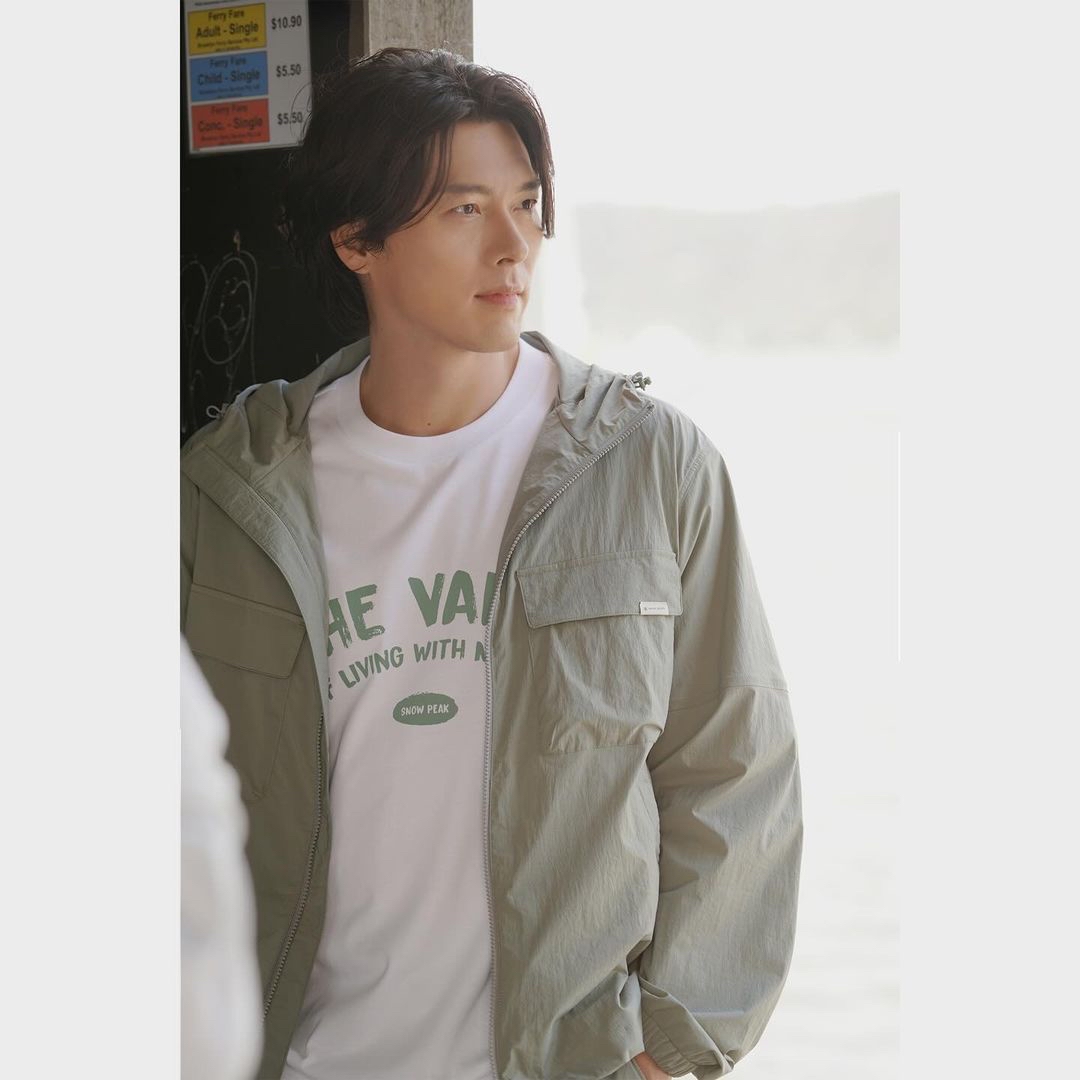Behind-the-scenes cut of Hyun Bin