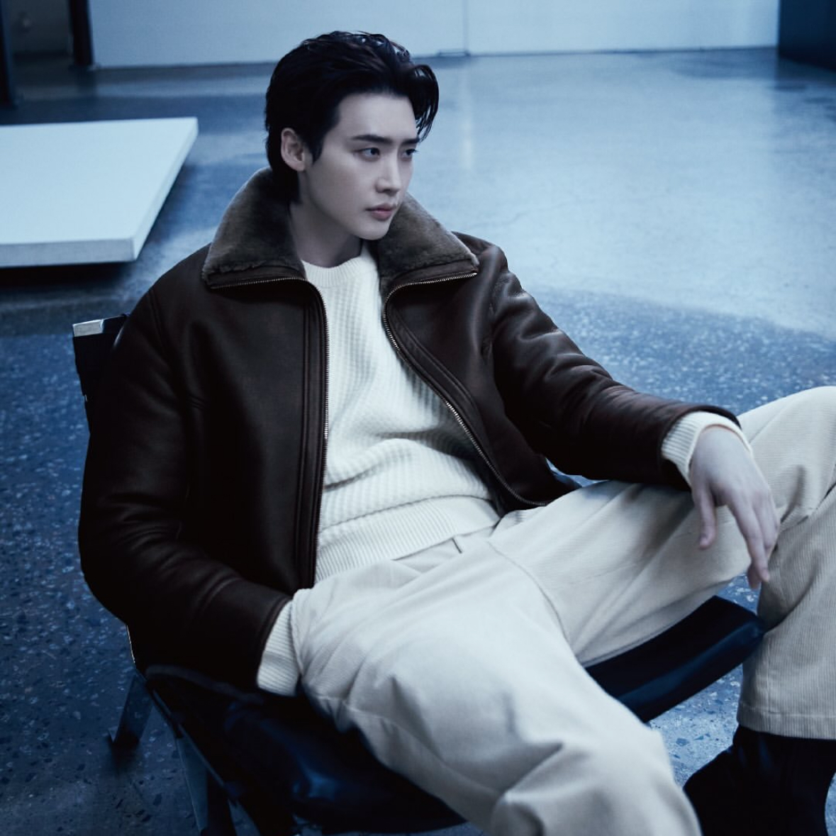 Recent activity shot of Lee Jongsuk