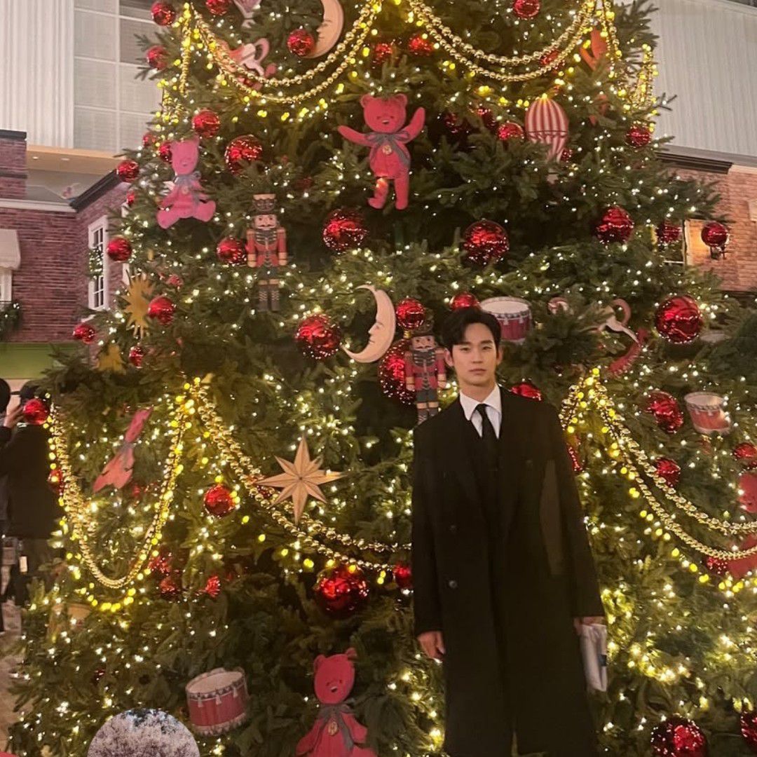 金秀贤的最新照片