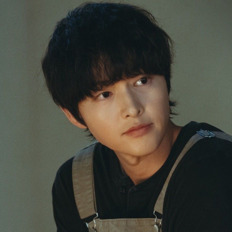 Latest photo of Song Joongki