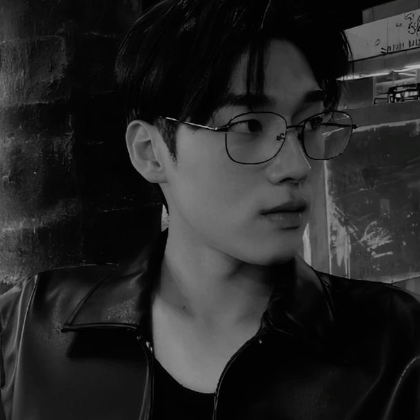 A moment captured by a fan of Hong Mingi