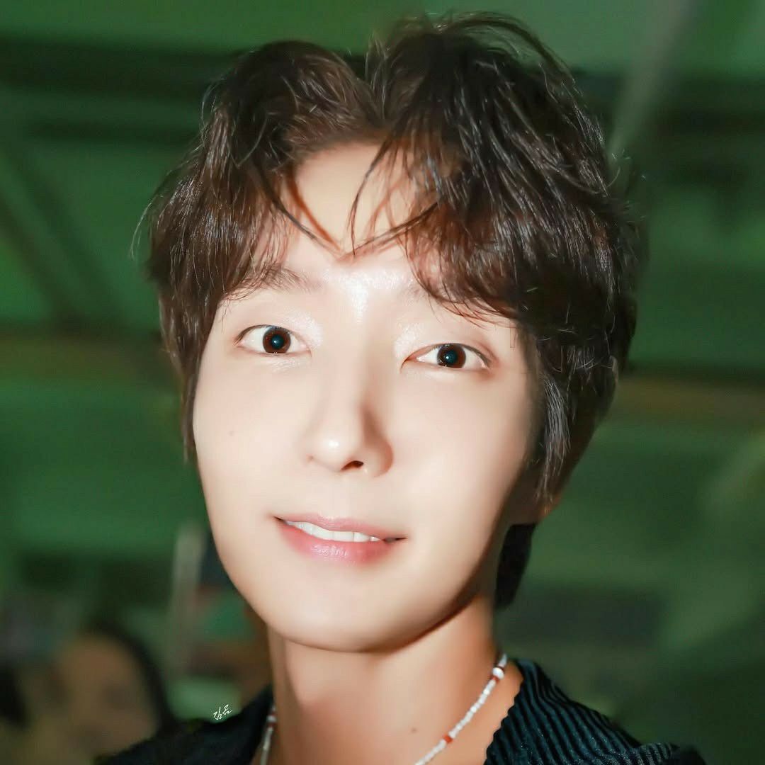 粉丝拍下的李准基瞬间