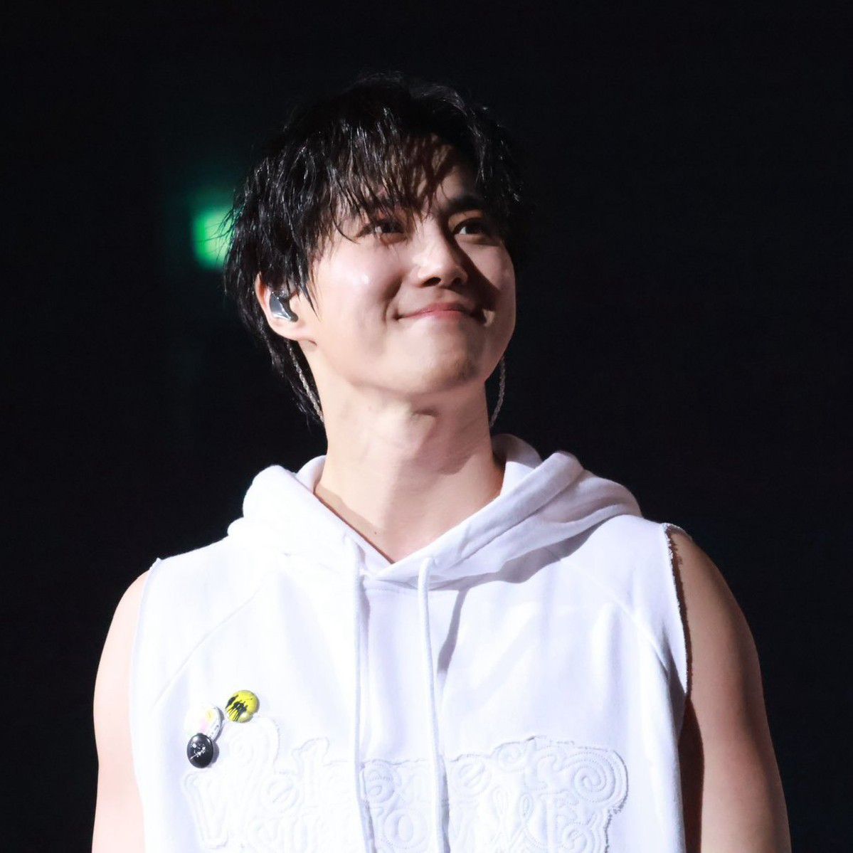 Behind-the-scenes cut of Suho