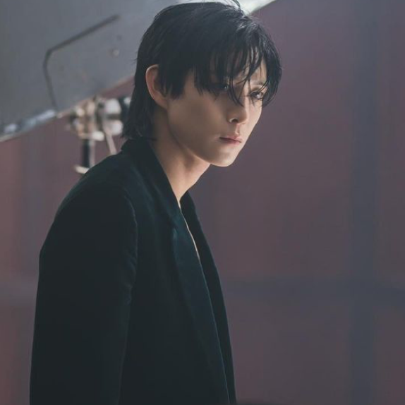 Behind-the-scenes cut of Kim Youngdae
