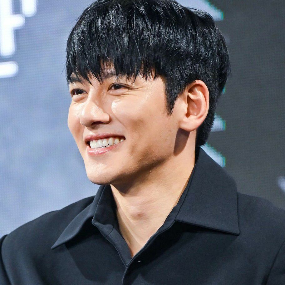 Behind-the-scenes cut of Ji Changwook