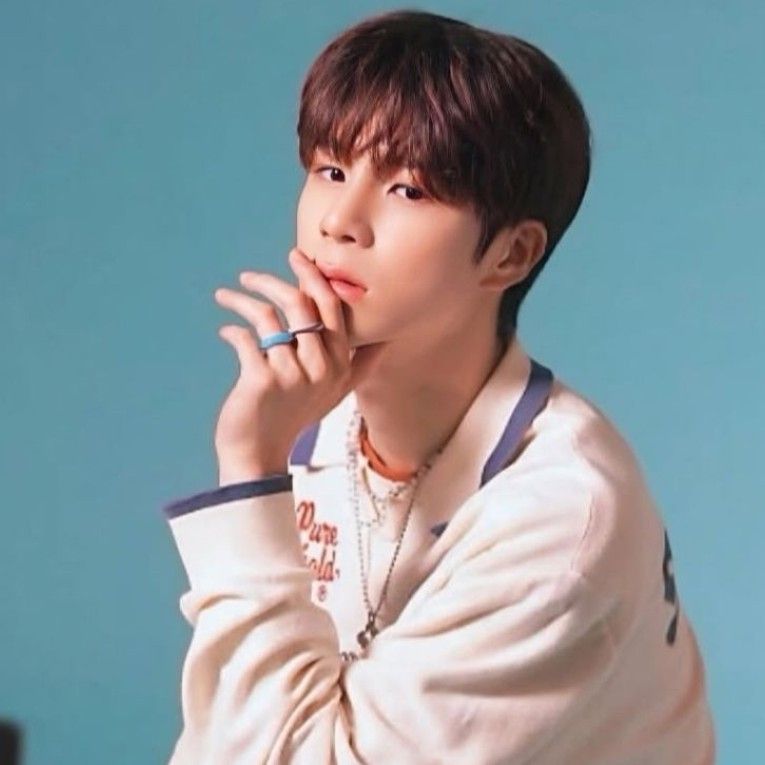 Behind-the-scenes cut of Jeong Dongwon