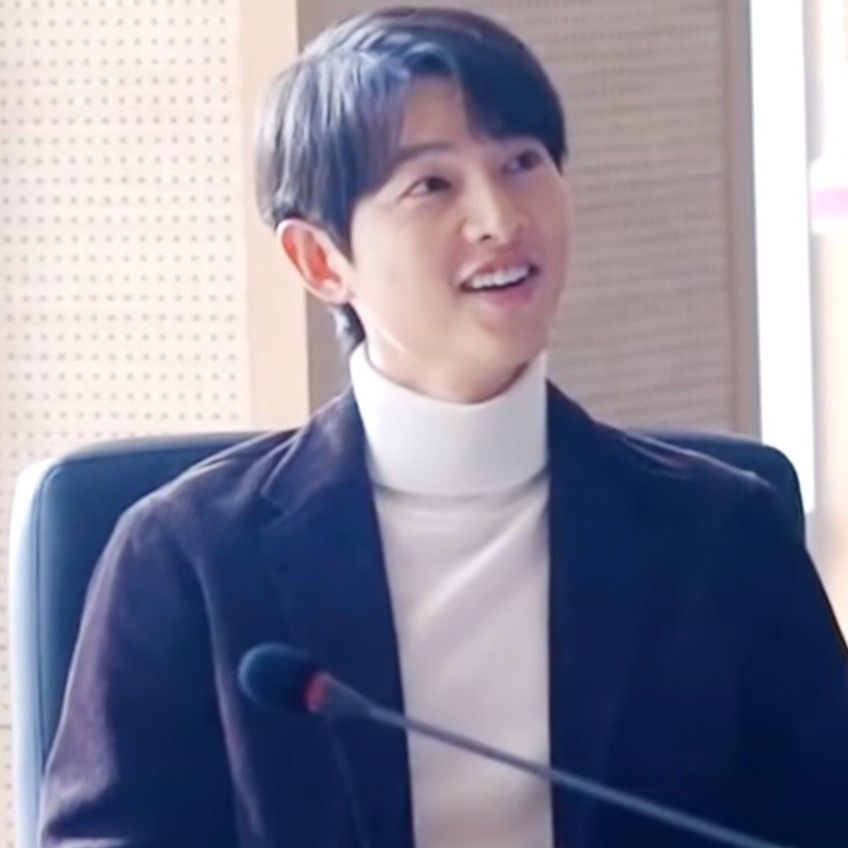Recent activity shot of Song Joongki