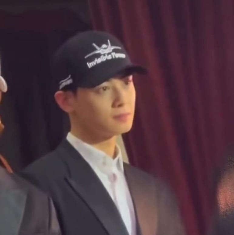 Recent activity shot of Cha Eunwoo