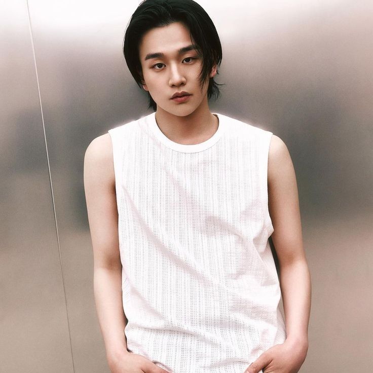 Recent activity shot of Kim Yoonwoo