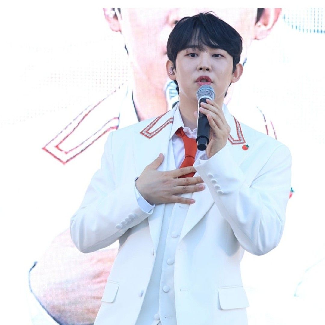 Behind-the-scenes cut of Jinuk