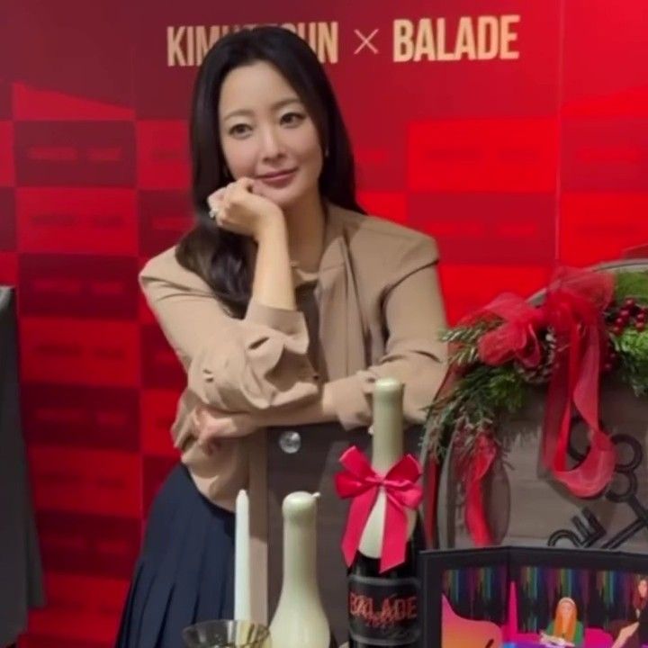 Behind-the-scenes cut of Kim Heesun