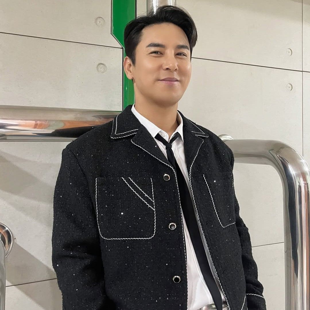 チャン・ミンホの最近の活動ショット