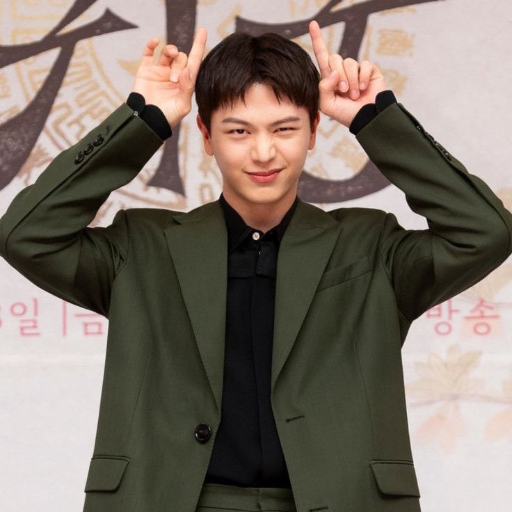 Latest photo of Yook Sungjae