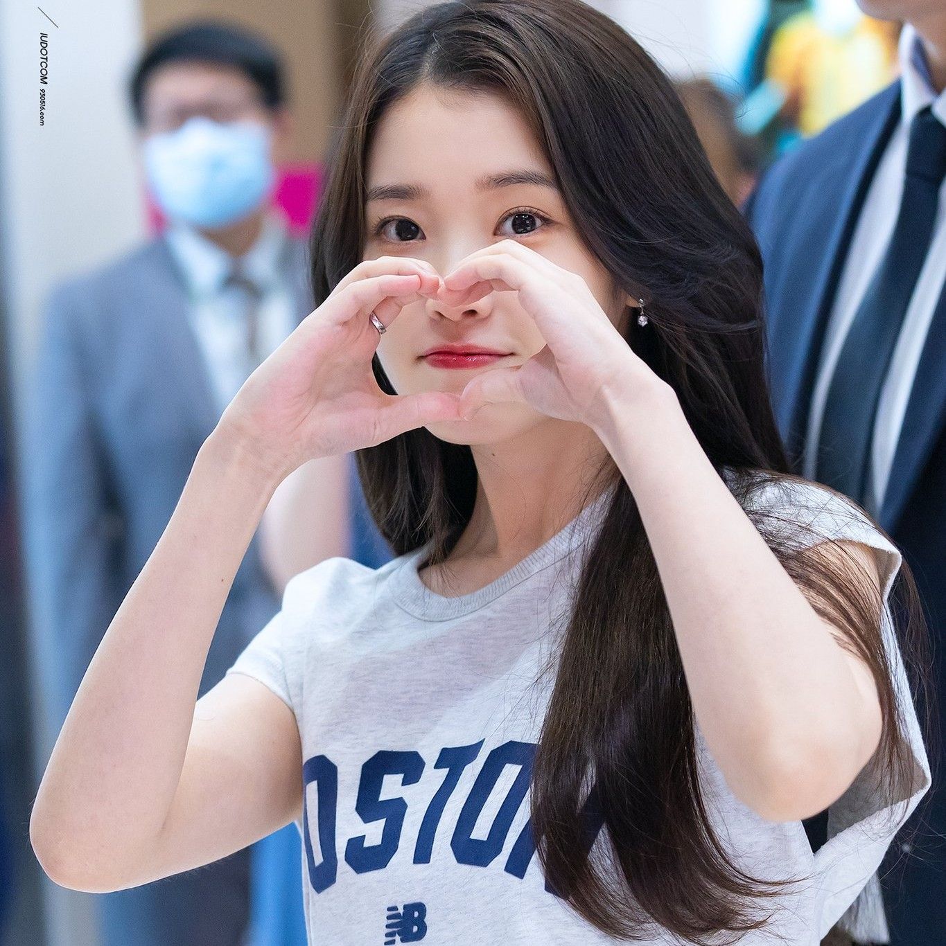 Momen yang diabadikan oleh penggemar IU