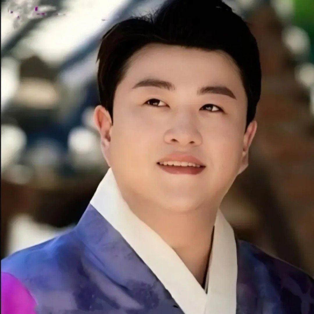 Foto kegiatan terbaru dari Kim Hojoong