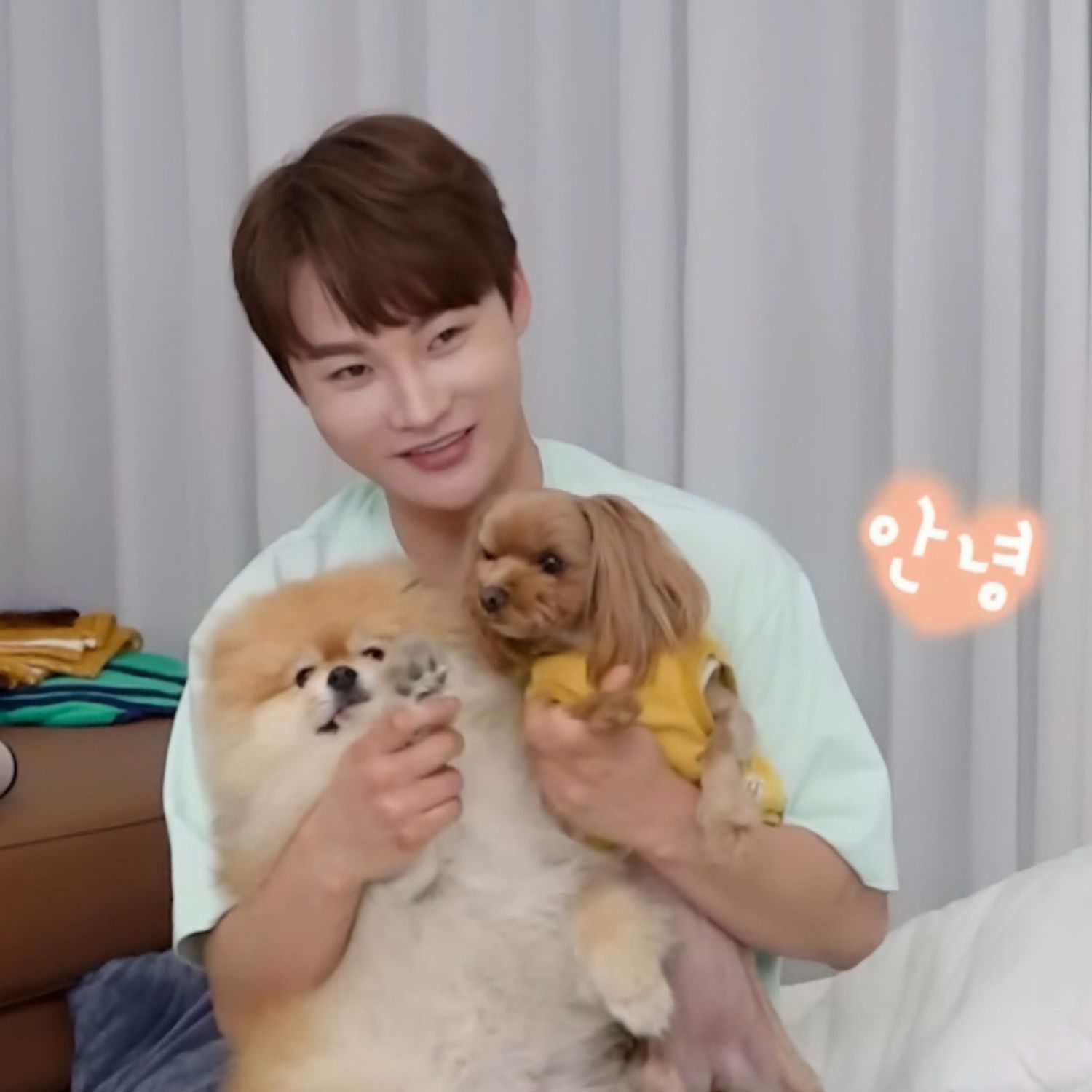 Behind-the-scenes cut of Park Seojin