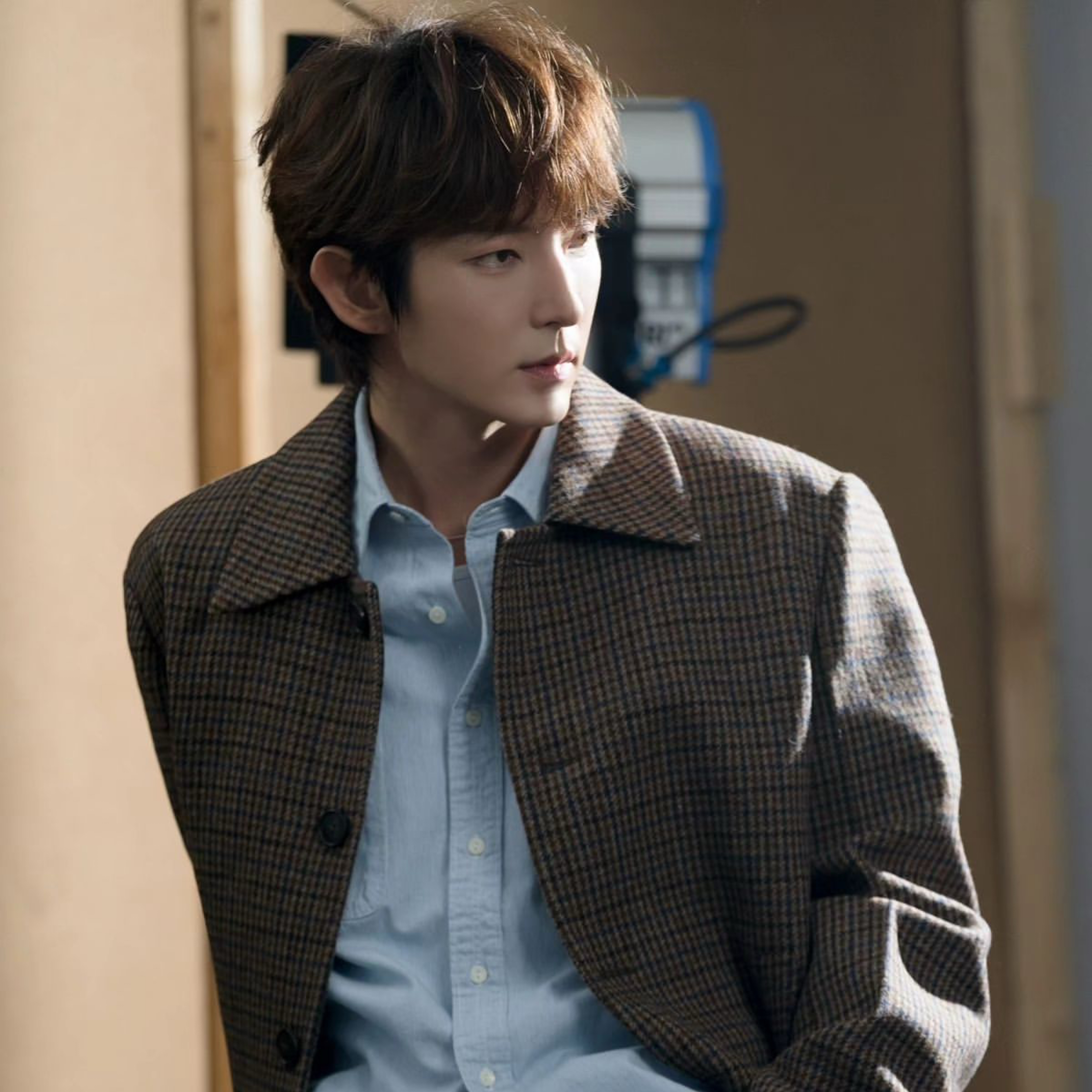 Behind-the-scenes cut of Lee Joongi