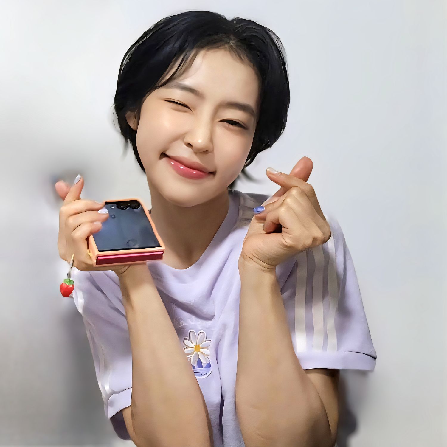 Behind-the-scenes cut of Hong Ja