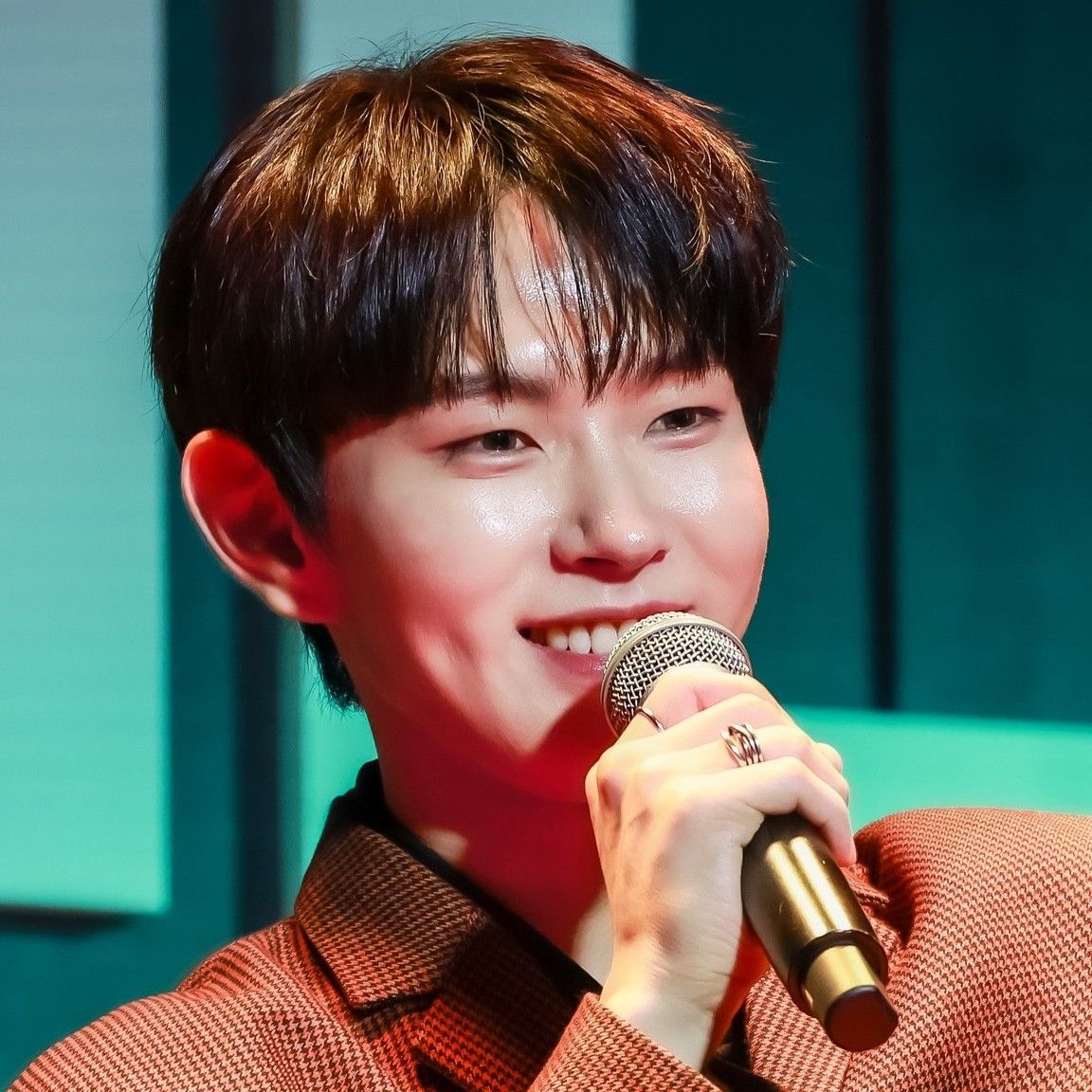 Behind-the-scenes cut of Lee Byeongchan