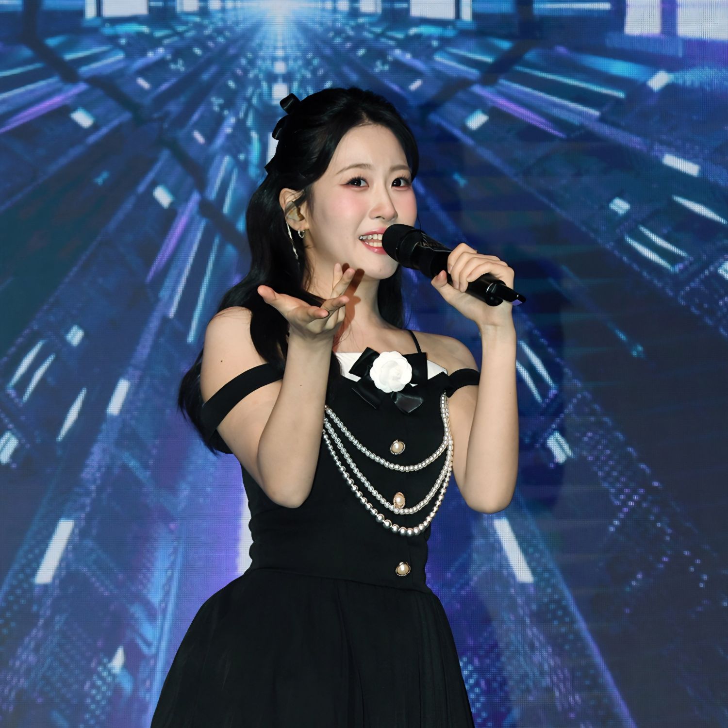 A moment captured by a fan of Oh Yujin