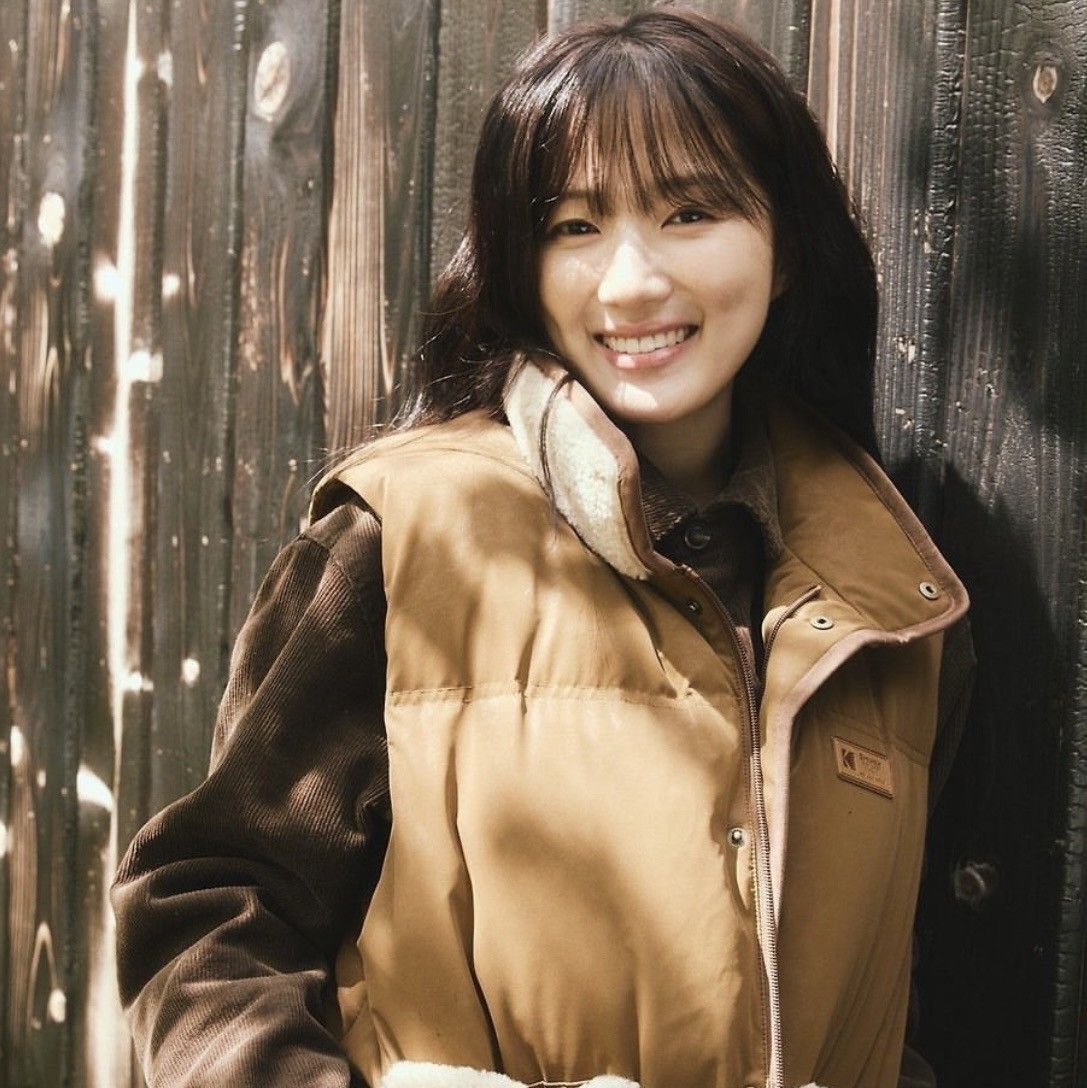 Recent activity shot of Kim Hyeyoon