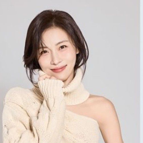 Behind-the-scenes cut of Ha Jiwon